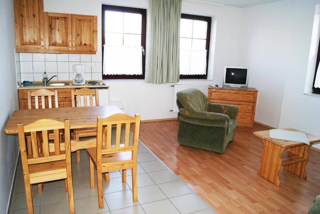 Szanyi Vendeghaz Hotel Hegyko Bilik gambar